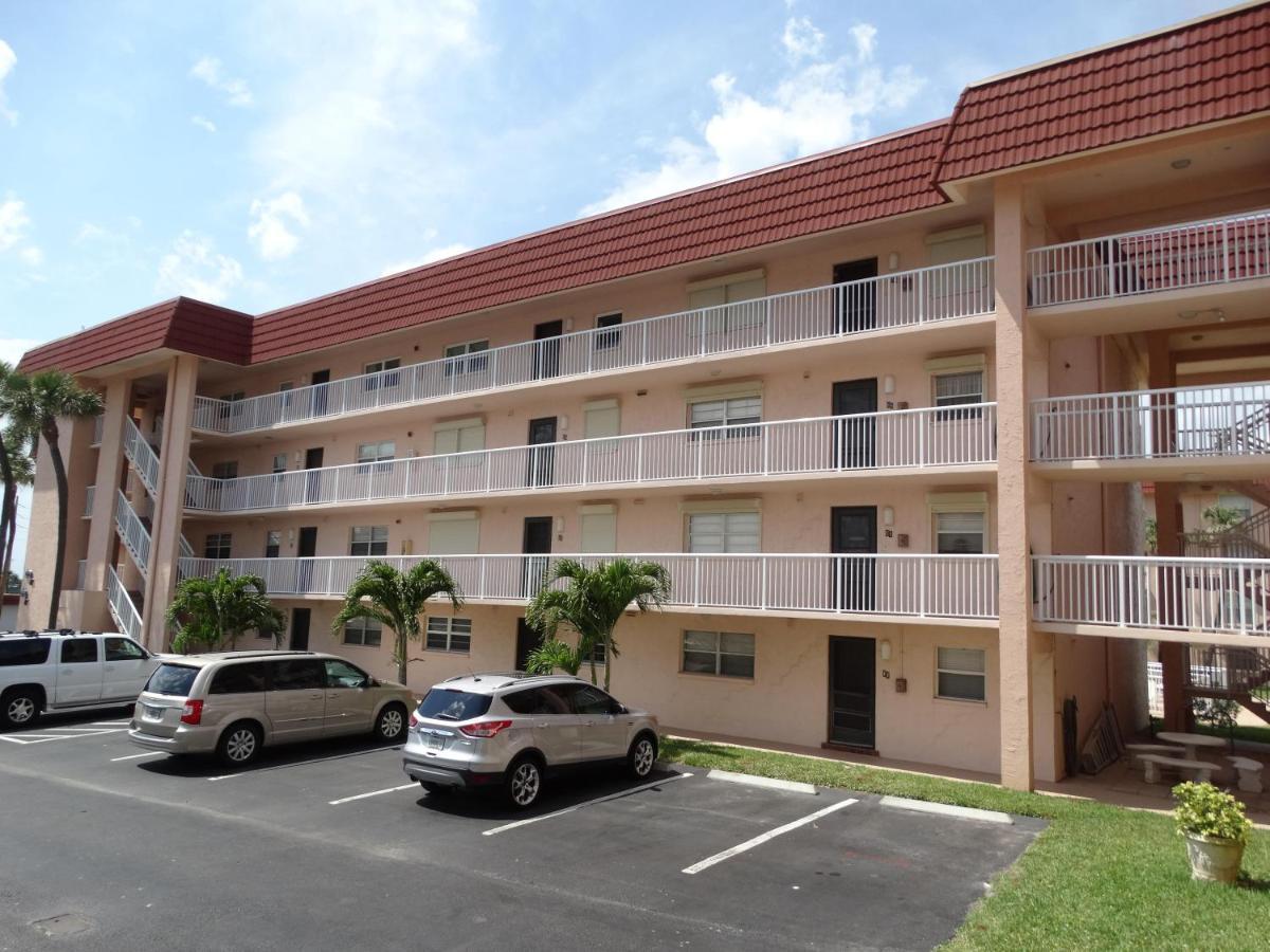 Spanish Main Unit 4- Direct Oceanfront Condo! Cocoa Beach Bagian luar foto
