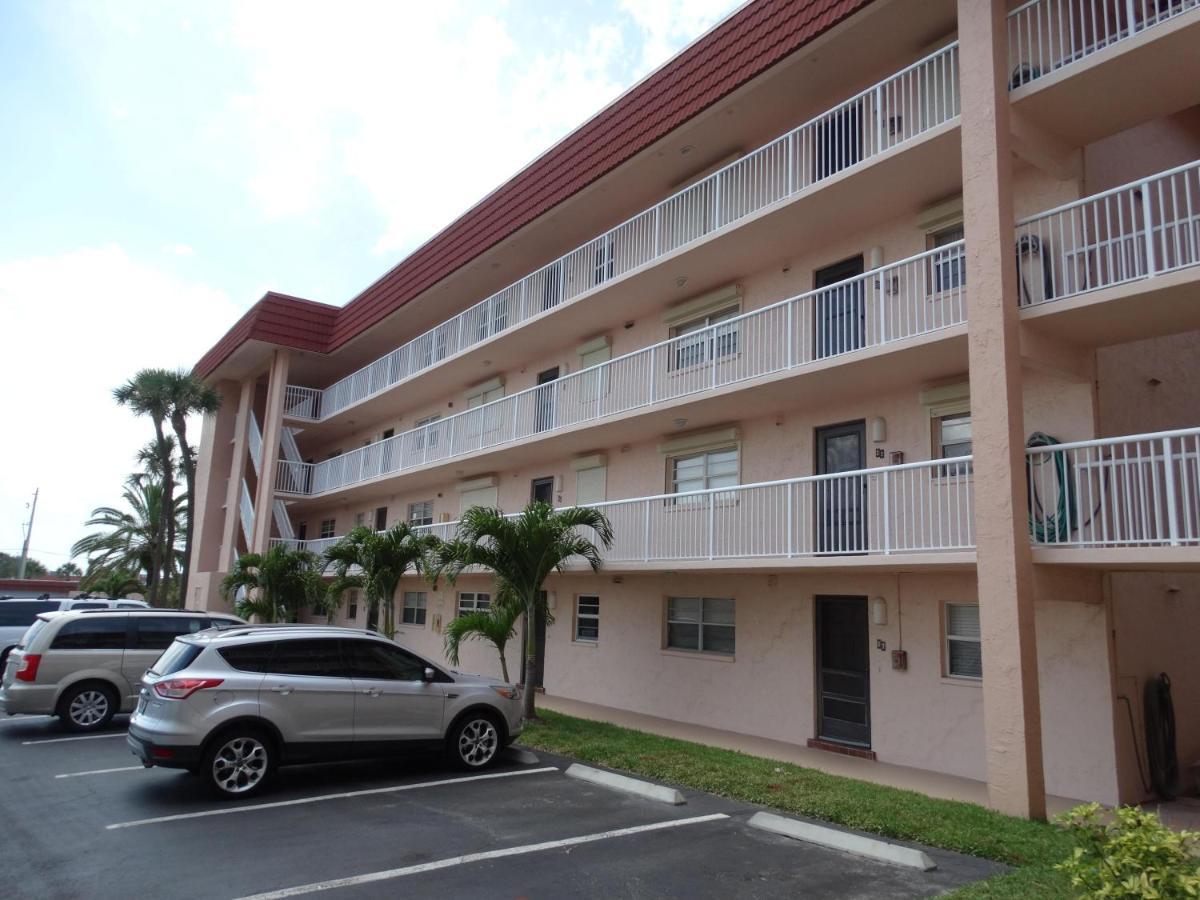 Spanish Main Unit 4- Direct Oceanfront Condo! Cocoa Beach Bagian luar foto