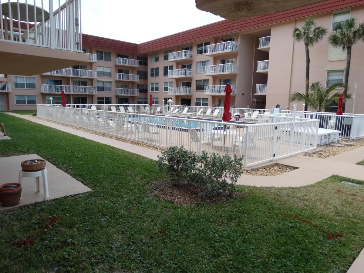 Spanish Main Unit 4- Direct Oceanfront Condo! Cocoa Beach Bagian luar foto