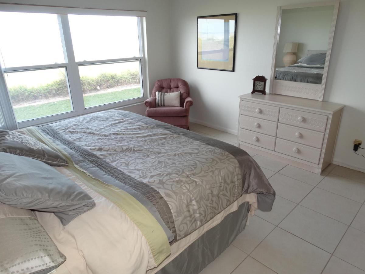 Spanish Main Unit 4- Direct Oceanfront Condo! Cocoa Beach Bagian luar foto